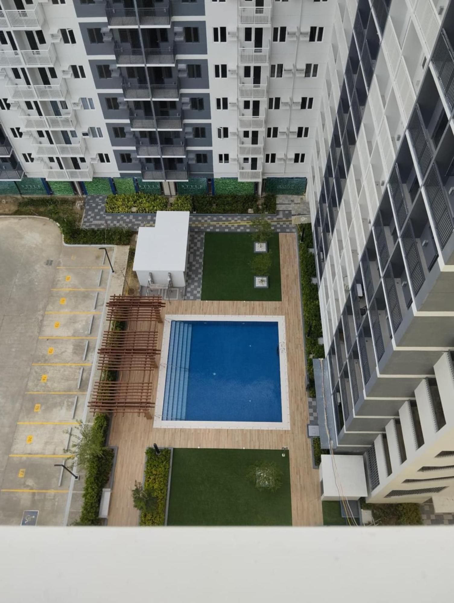 Rj Elite Escape 2Br Condo W Balcony Near Sm Iloilo Exterior photo