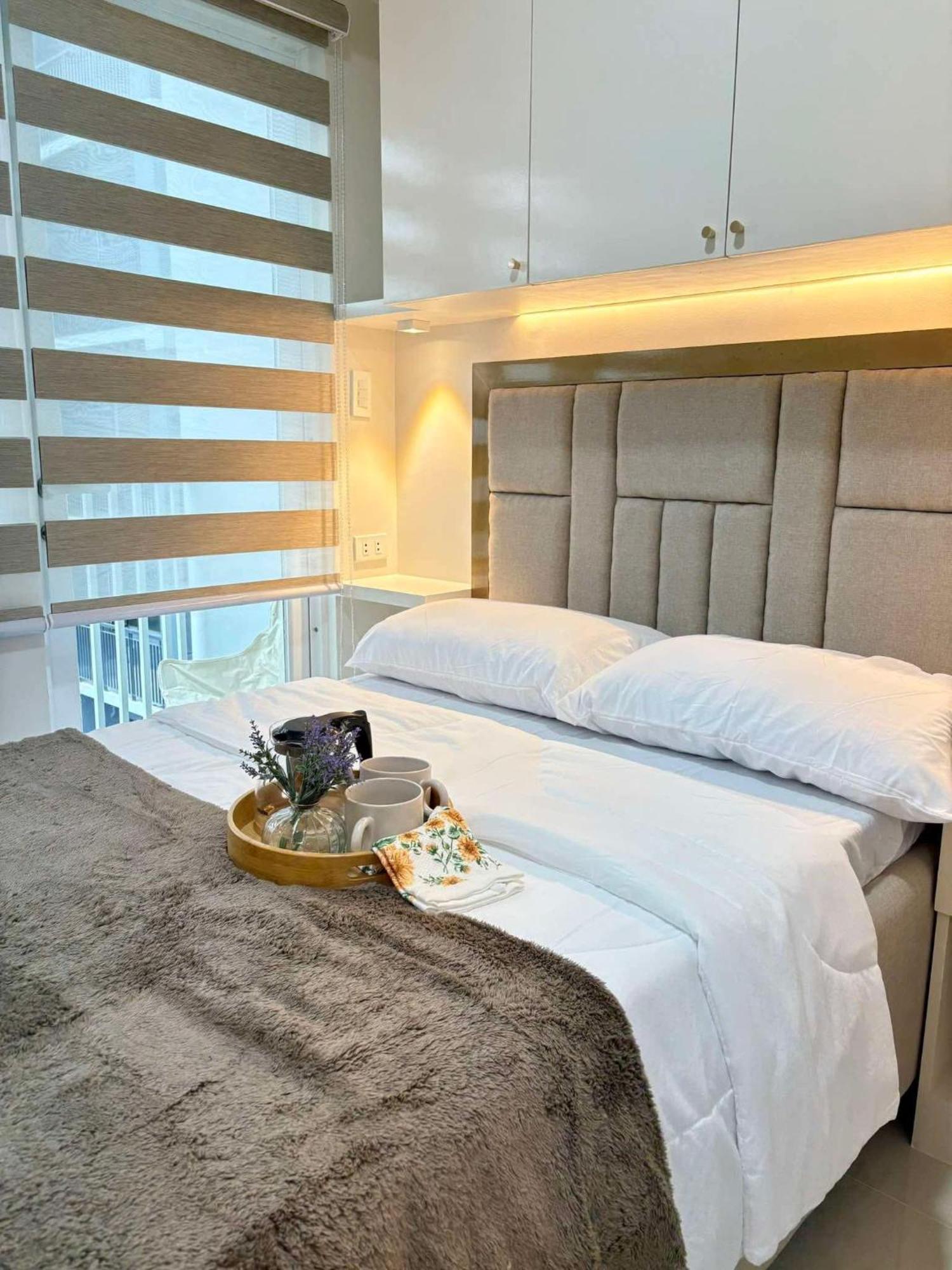 Rj Elite Escape 2Br Condo W Balcony Near Sm Iloilo Exterior photo