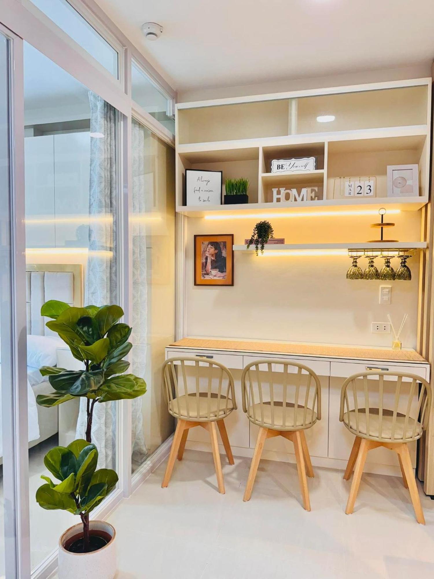 Rj Elite Escape 2Br Condo W Balcony Near Sm Iloilo Exterior photo